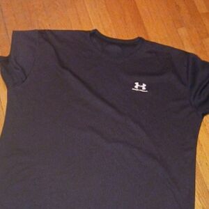 Under Armour Black Short Sleeve Athletic Tee
